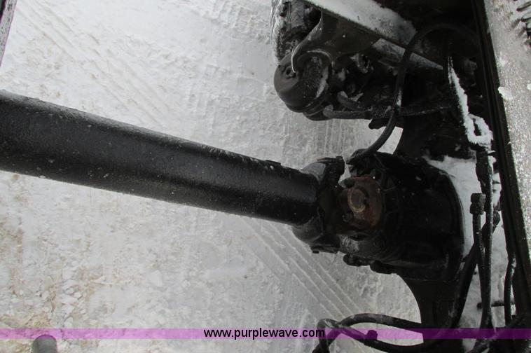 image for item E5241 2001 Peterbilt 379 semi truck