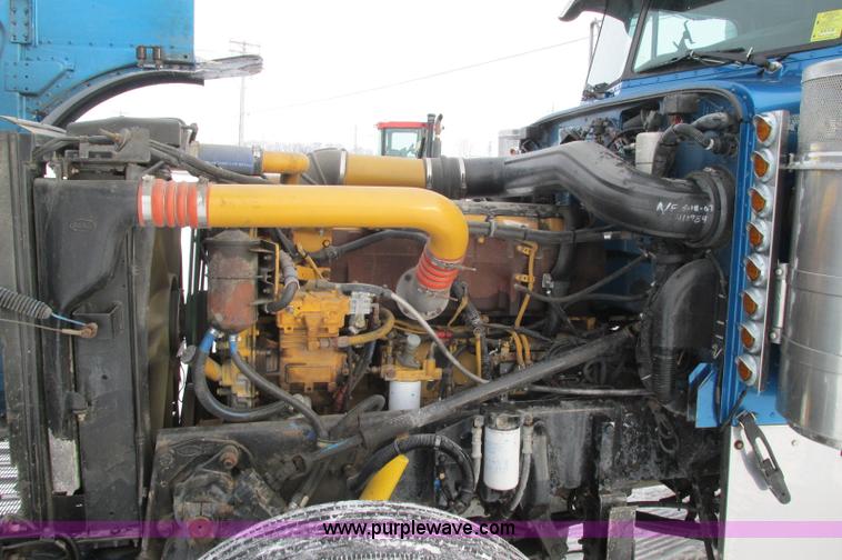 image for item E5241 2001 Peterbilt 379 semi truck