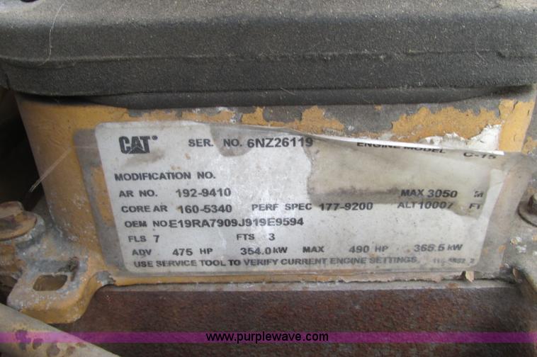 image for item E5241 2001 Peterbilt 379 semi truck