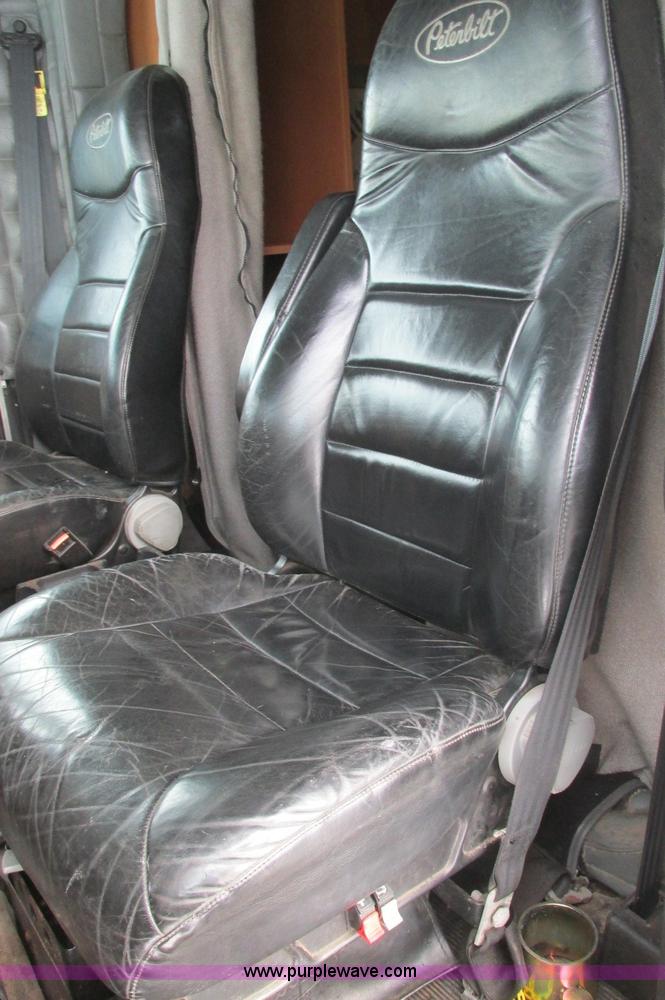 image for item E5241 2001 Peterbilt 379 semi truck