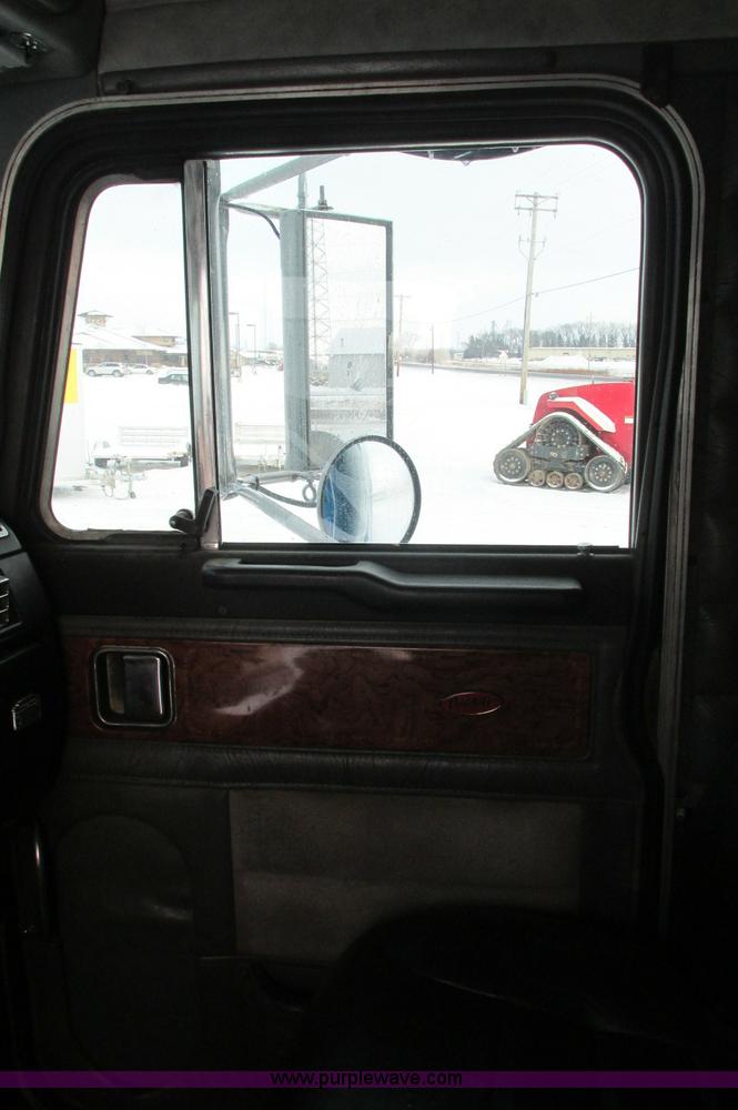 image for item E5241 2001 Peterbilt 379 semi truck