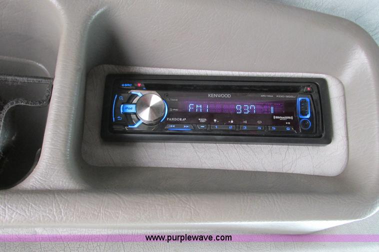 image for item E5241 2001 Peterbilt 379 semi truck