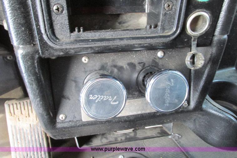 image for item E5241 2001 Peterbilt 379 semi truck