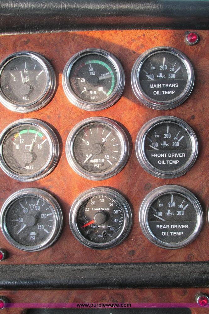 image for item E5241 2001 Peterbilt 379 semi truck