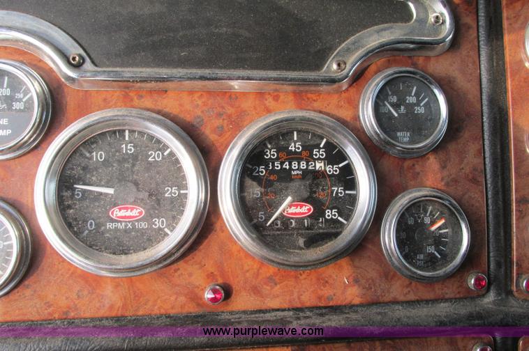 image for item E5241 2001 Peterbilt 379 semi truck