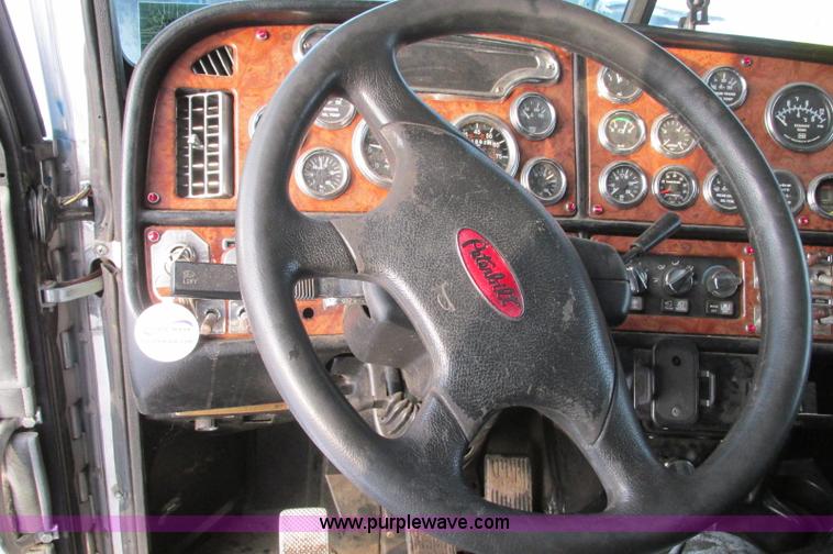 image for item E5241 2001 Peterbilt 379 semi truck