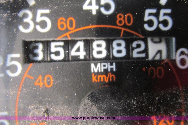 image for item E5241 2001 Peterbilt 379 semi truck