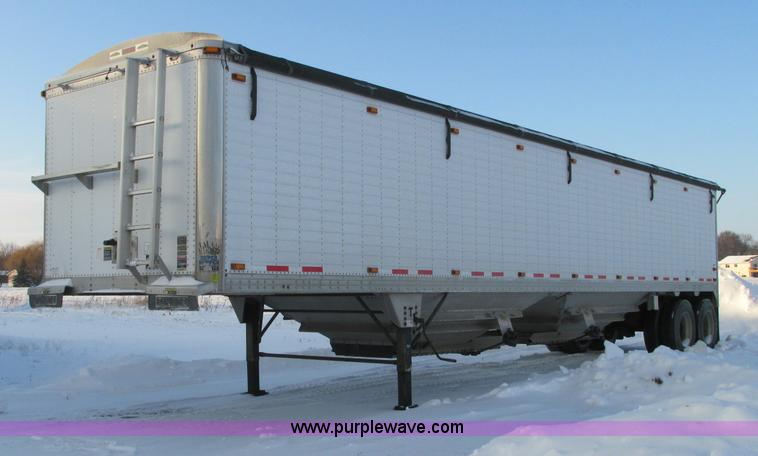 image for item E5242 2011 Timpte tandem axle hopper bottom trailer