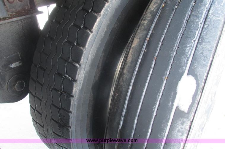 image for item E5242 2011 Timpte tandem axle hopper bottom trailer