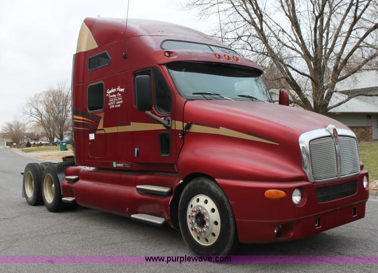 image for item G4454 1997 Kenworth T2000 semi truck
