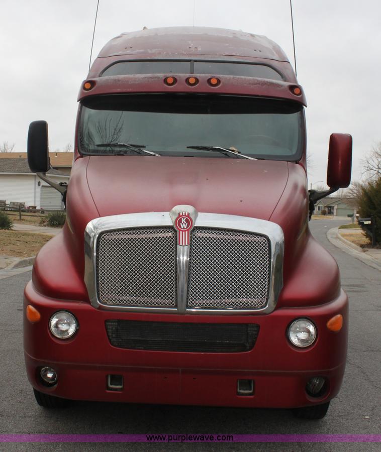 image for item G4454 1997 Kenworth T2000 semi truck