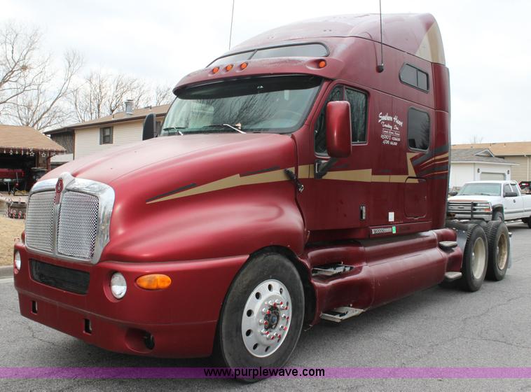 image for item G4454 1997 Kenworth T2000 semi truck