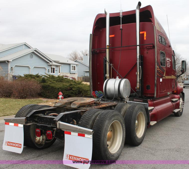 image for item G4454 1997 Kenworth T2000 semi truck