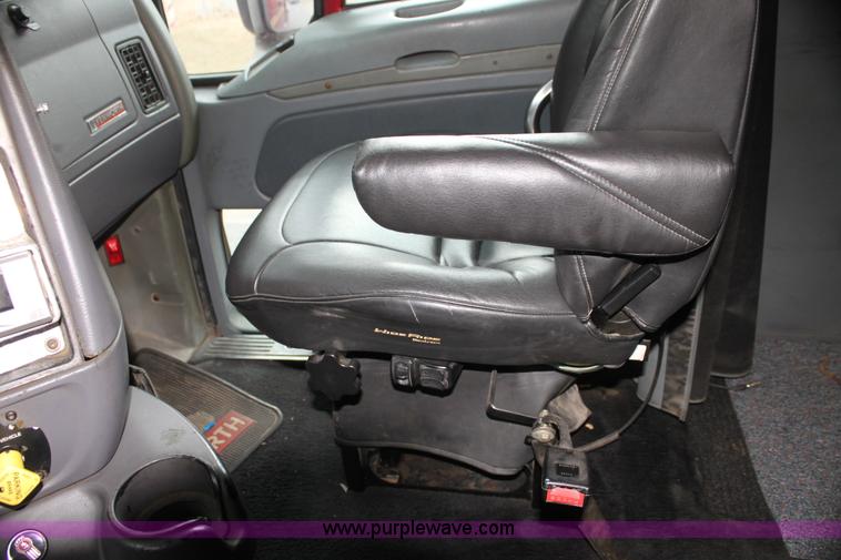 image for item G4454 1997 Kenworth T2000 semi truck