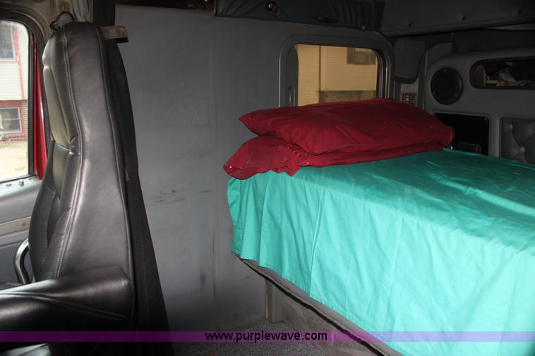 image for item G4454 1997 Kenworth T2000 semi truck