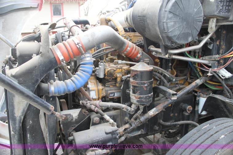 image for item G4454 1997 Kenworth T2000 semi truck