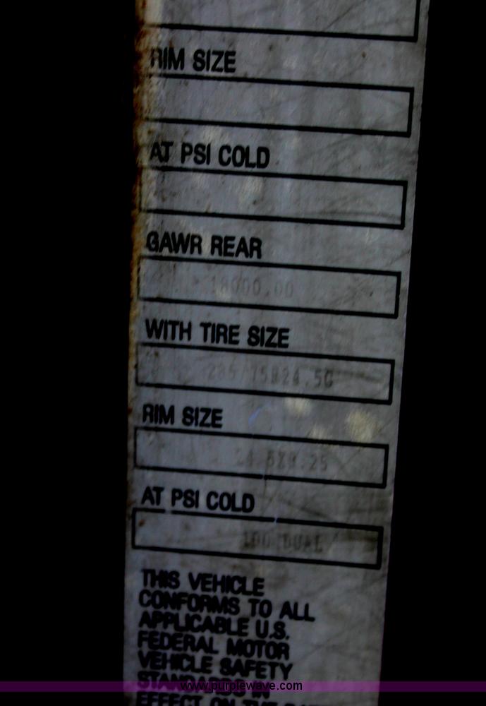 image for item G4454 1997 Kenworth T2000 semi truck