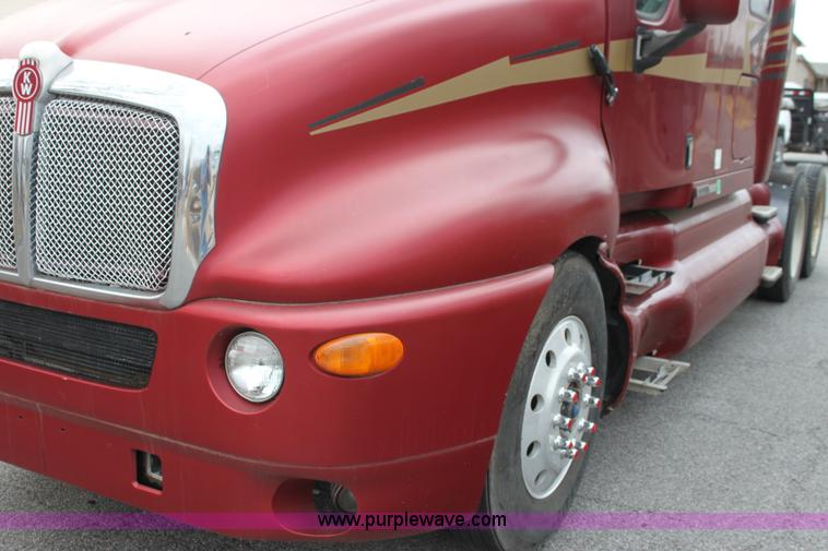 image for item G4454 1997 Kenworth T2000 semi truck