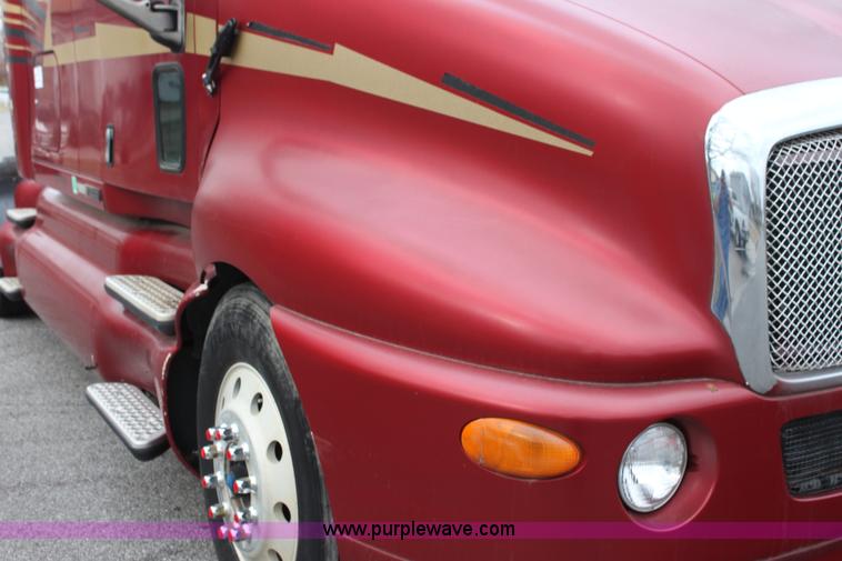 image for item G4454 1997 Kenworth T2000 semi truck