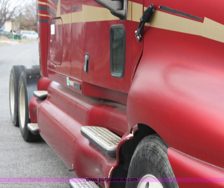 image for item G4454 1997 Kenworth T2000 semi truck