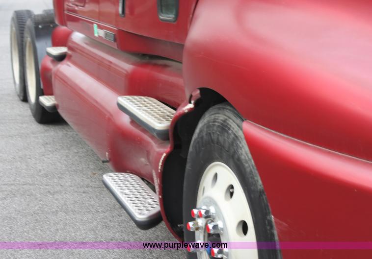 image for item G4454 1997 Kenworth T2000 semi truck