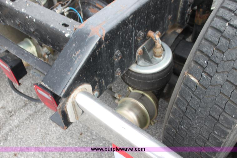 image for item G4454 1997 Kenworth T2000 semi truck