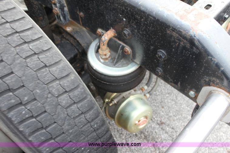 image for item G4454 1997 Kenworth T2000 semi truck