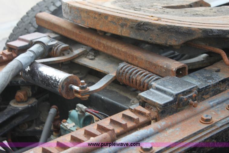 image for item G4454 1997 Kenworth T2000 semi truck