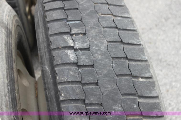 image for item G4454 1997 Kenworth T2000 semi truck