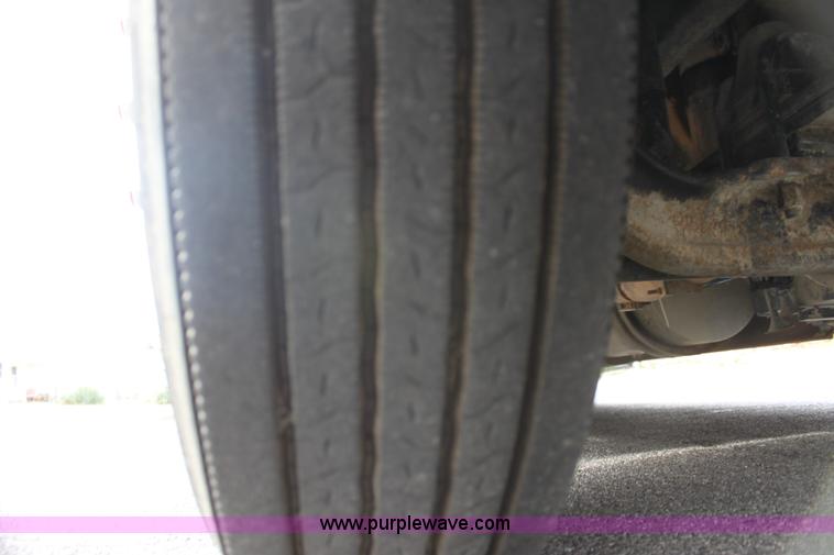 image for item G4454 1997 Kenworth T2000 semi truck