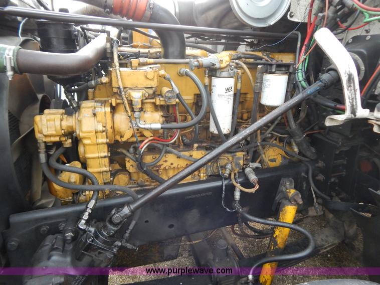 image for item H3883 1990 Freightliner FLD semi truck