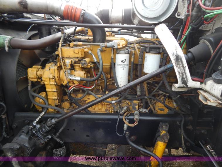 image for item H3883 1990 Freightliner FLD semi truck