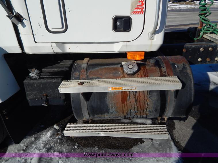 image for item H3906 1991 Mack CH613 semi truck