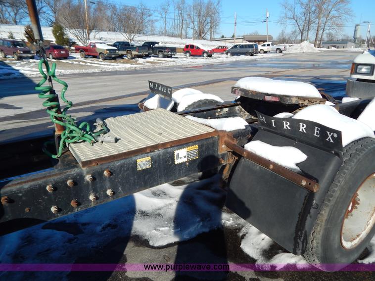 image for item H3906 1991 Mack CH613 semi truck