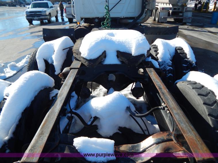 image for item H3906 1991 Mack CH613 semi truck