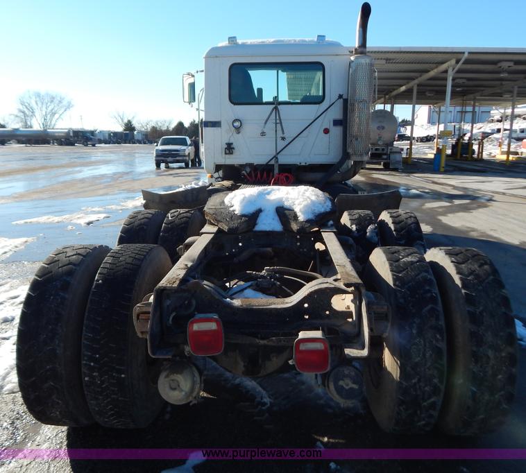 image for item H3907 1991 Mack CH613 semi truck