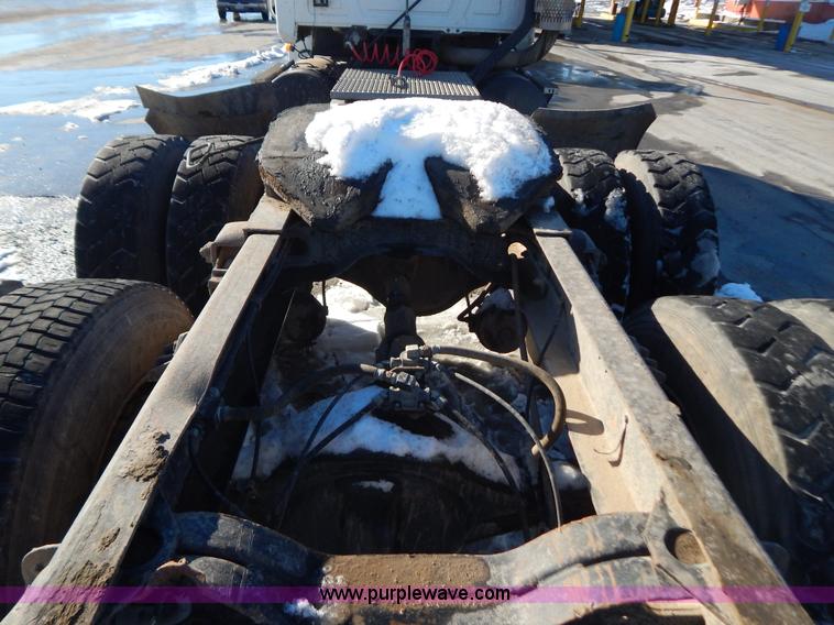 image for item H3907 1991 Mack CH613 semi truck