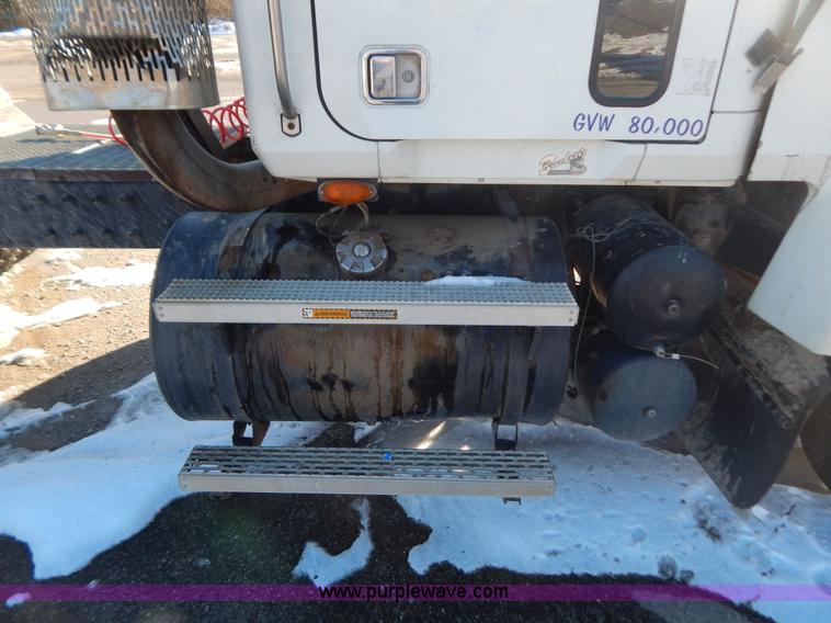 image for item H3907 1991 Mack CH613 semi truck