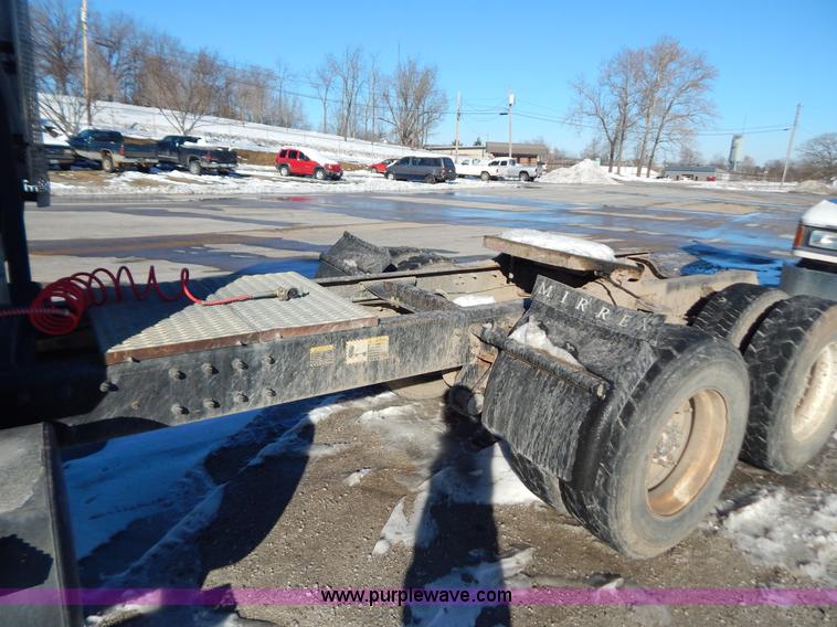 image for item H3907 1991 Mack CH613 semi truck