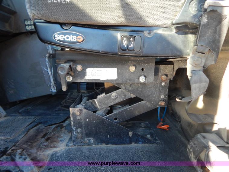 image for item H3907 1991 Mack CH613 semi truck