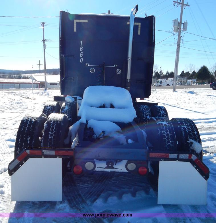 image for item H3912 1998 Peterbilt 377 semi truck