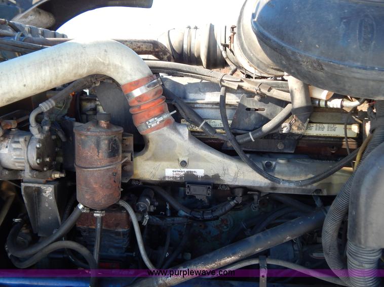 image for item H3912 1998 Peterbilt 377 semi truck