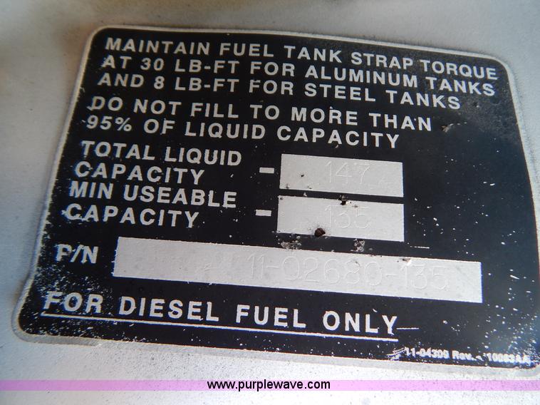 image for item H3912 1998 Peterbilt 377 semi truck