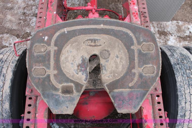 image for item H8367 2006 Volvo VNL semi truck