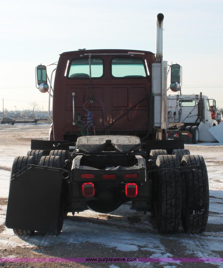 image for item H8373 2005 Sterling AT9500 semi truck