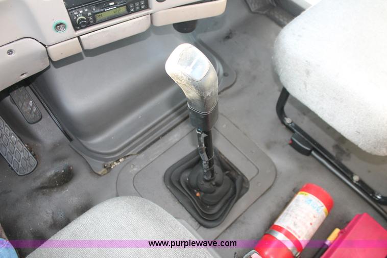 image for item H8373 2005 Sterling AT9500 semi truck