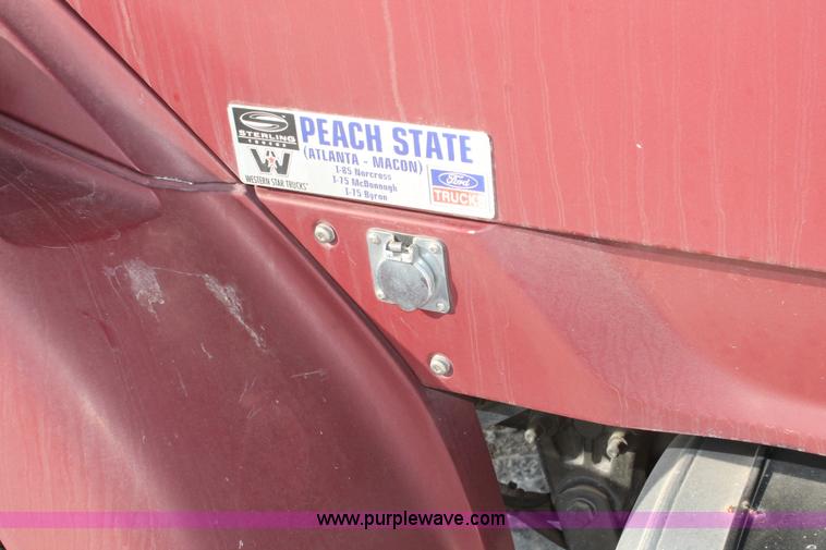image for item H8373 2005 Sterling AT9500 semi truck