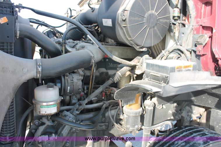 image for item H8373 2005 Sterling AT9500 semi truck