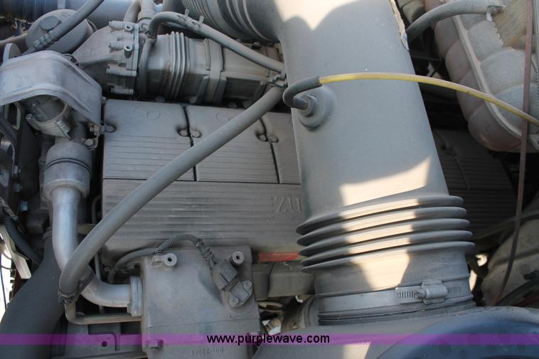 image for item H8373 2005 Sterling AT9500 semi truck