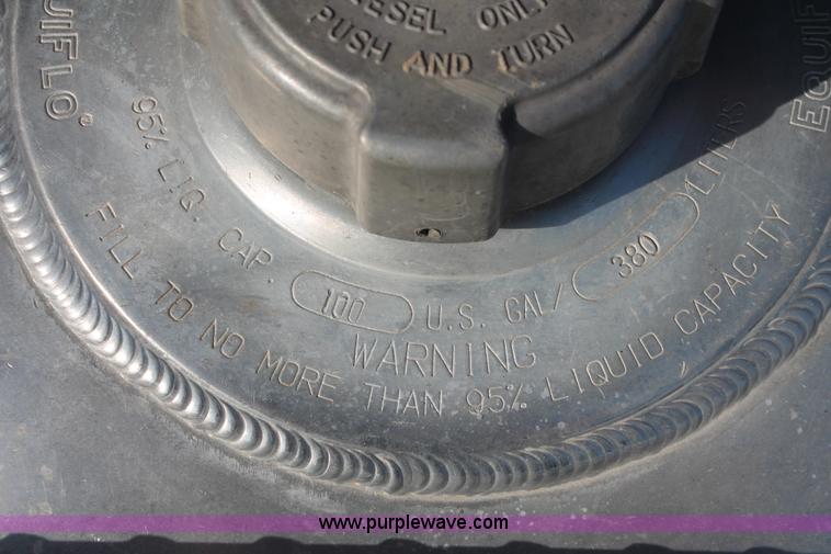 image for item H8373 2005 Sterling AT9500 semi truck